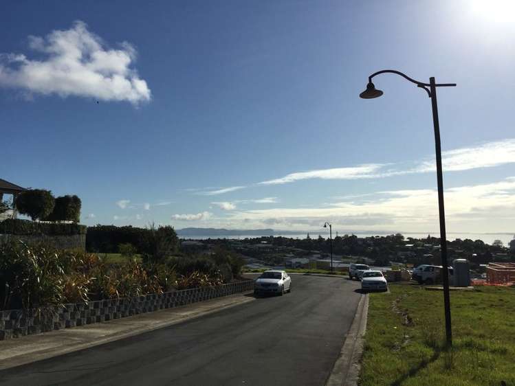 6 Myra G Place Stanmore Bay_4