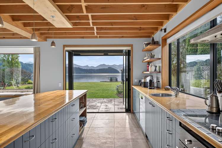 481 Marine Drive Charteris Bay_6