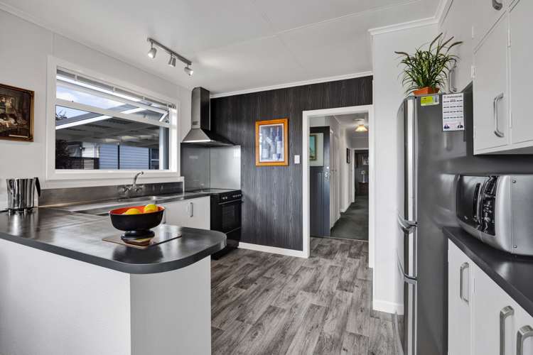 39 Carey Street Waitara_14