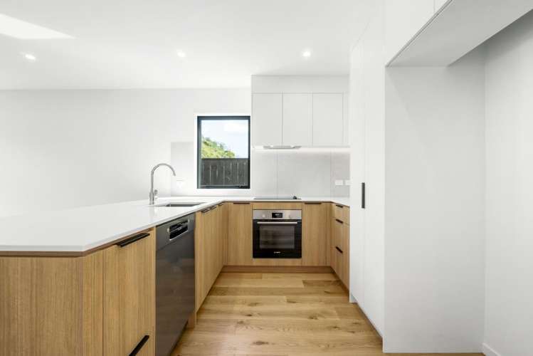 40 Grahame Breed Drive Three Kings_6