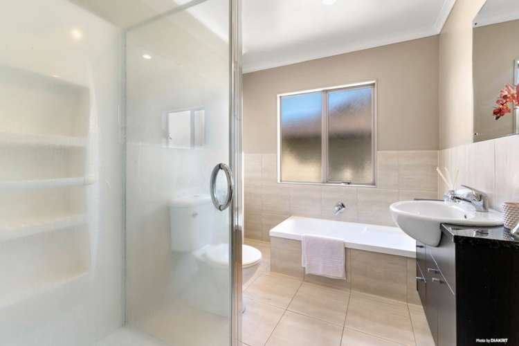 129 Baverstock Road Flat Bush_16