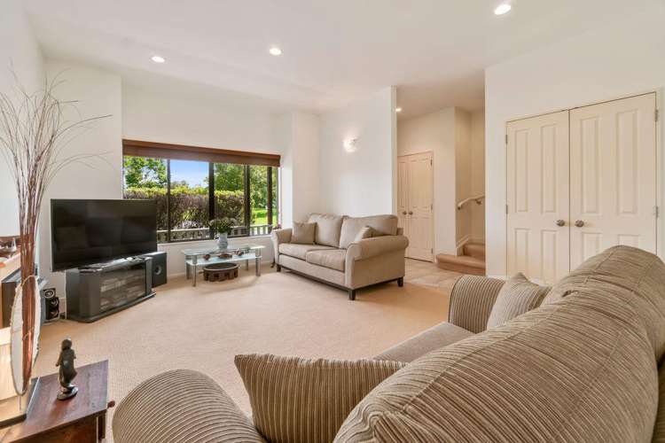 2/8 Tuscany Way Te Atatu Peninsula_4