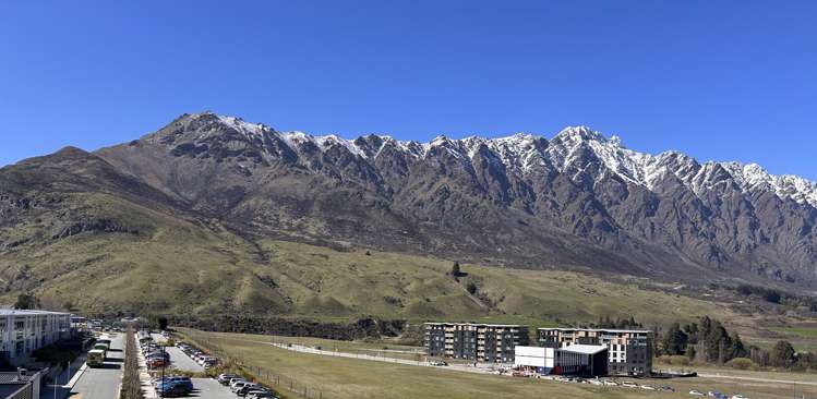 302/30 Red Oaks Drive Frankton_10