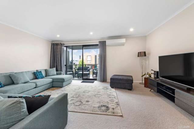 3/2 Rangitamiro Place Hobsonville_1