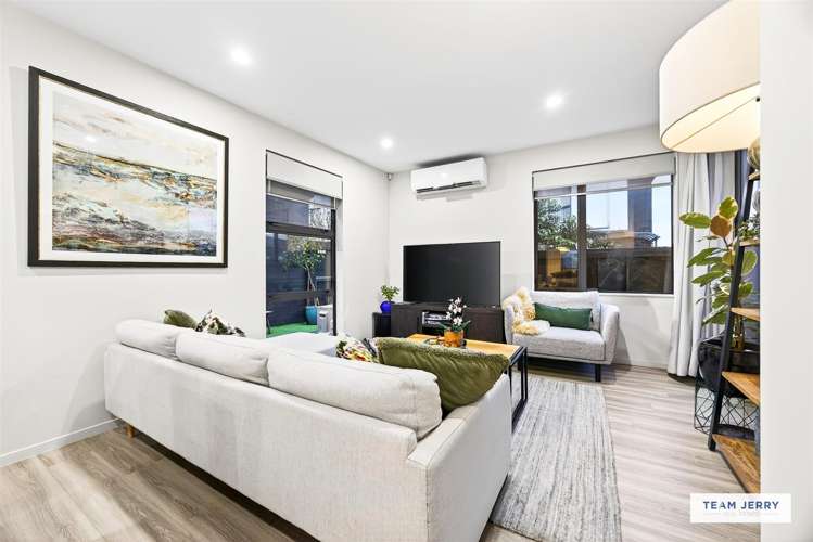 15 Te Aparangi Road_3
