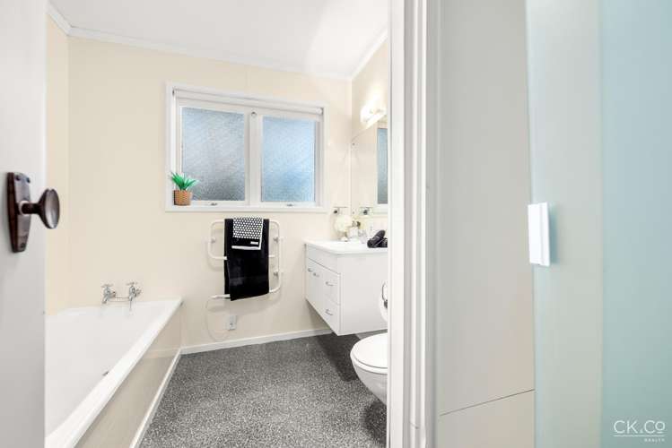 10 Cedar Street Maungaraki_14