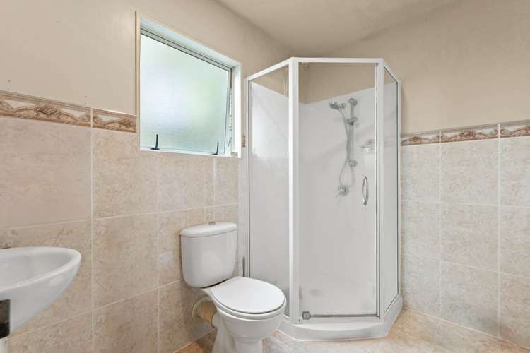 8 Ridge Valley Drive Browns Bay_17