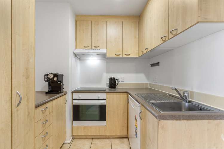 5E/10 Crown Lynn Place New Lynn_8