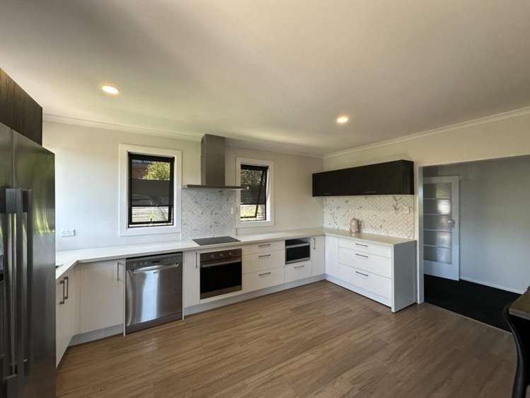 8 Thomson Street Green Island_1