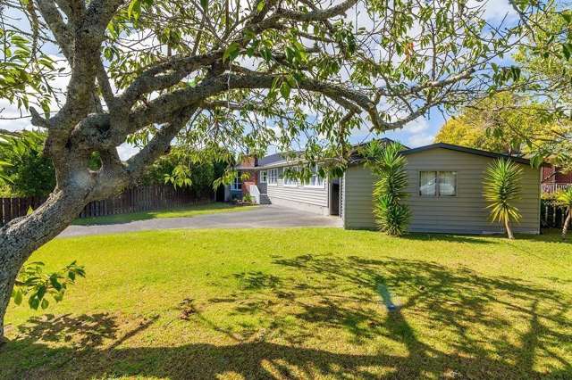 83 Tiroroa Avenue Te Atatu South_1