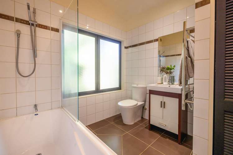 33 Crescent Road East Ostend_19