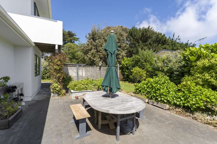 9 Caughley Place Otaki Beach_17