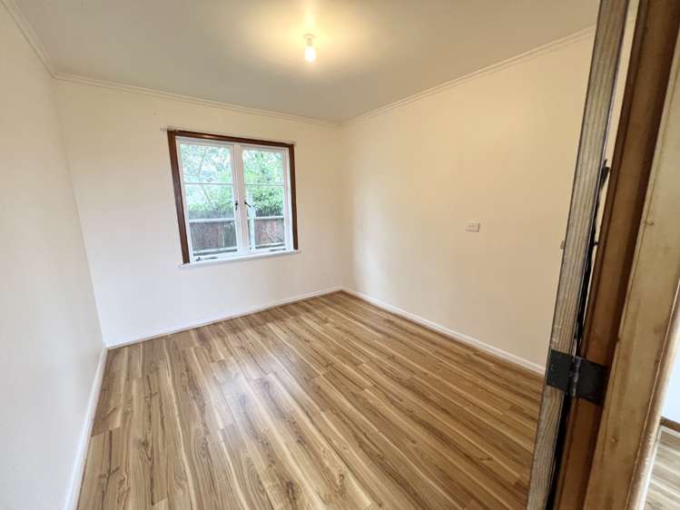 13 Netherlands Avenue Kelston_7