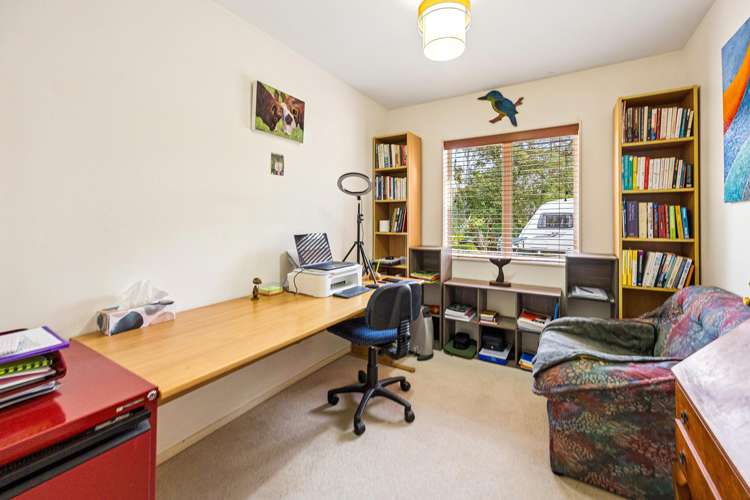12 Woodfern Crescent Titirangi_13