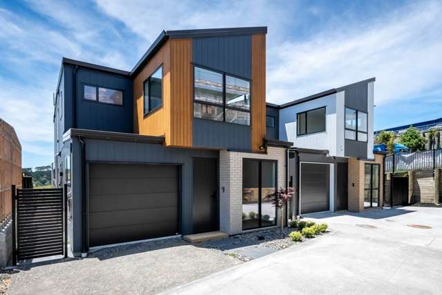 Stunning 4-Bed Family Home, Prime Silverdale!