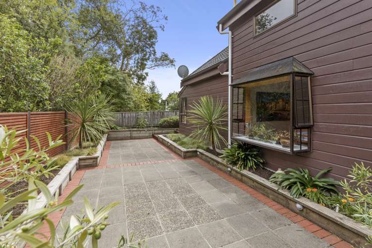 2/98 Horoeka Street Stokes Valley_17