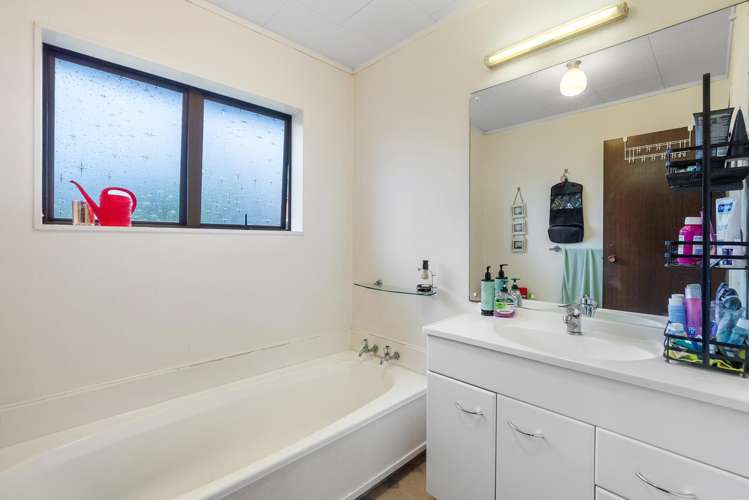 269B Kamo Road Whau Valley_11