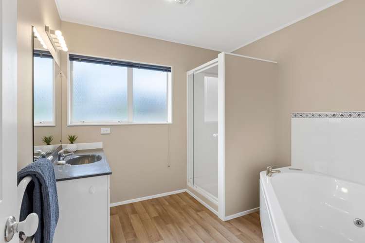 6 Settlers Grove Orewa_23