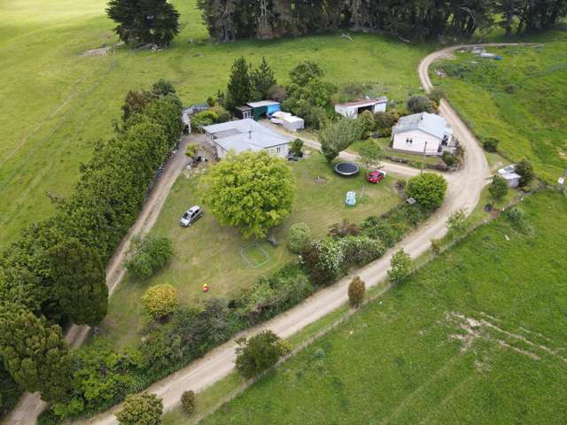 TWO HOUSES - RURAL VIEWS - LIVE THE DREAM!