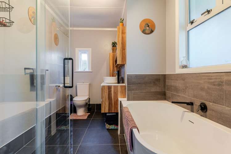 1 Halls Road Pahiatua_8