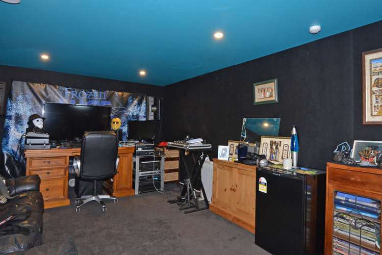 39 Shetland Street Glen Eden_11