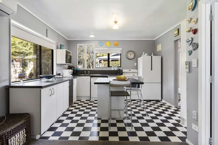 160 Young Road Paengaroa_17