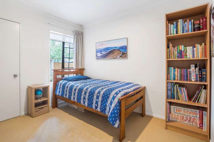 6 Old Park Place Takanini_11