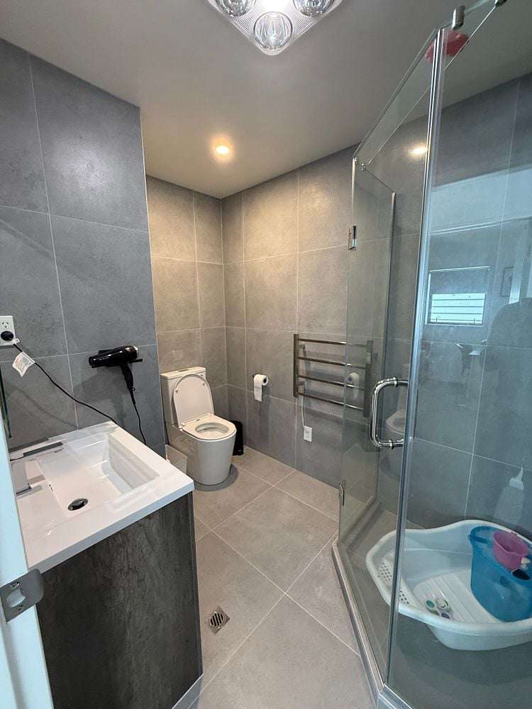 12E Holland Avenue Point England_7