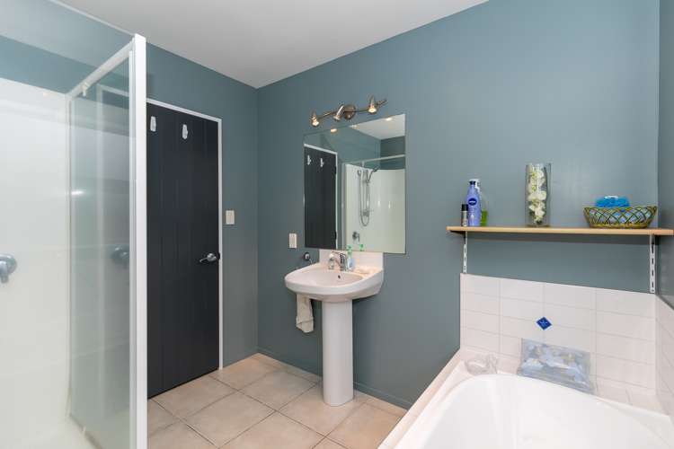 4 Kirk Close Rototuna_14