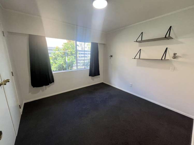 8 McInnes Place 10469_16