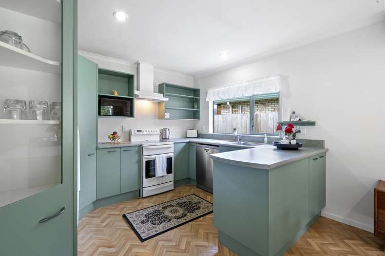 63/42 Main Road Tawa_2