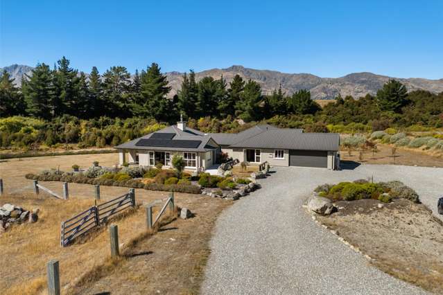 A private lifestyle retreat on Te Awa Road