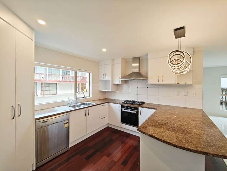 38 Chartwell Avenue Glenfield_6