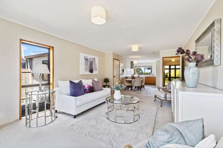 2/13 Parramatta Place Botany Downs_15