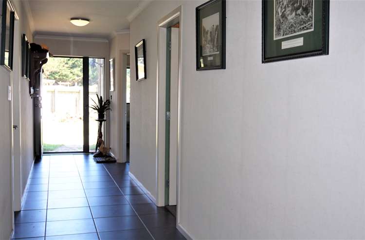 1 Barclay Grove Hokio Beach_7