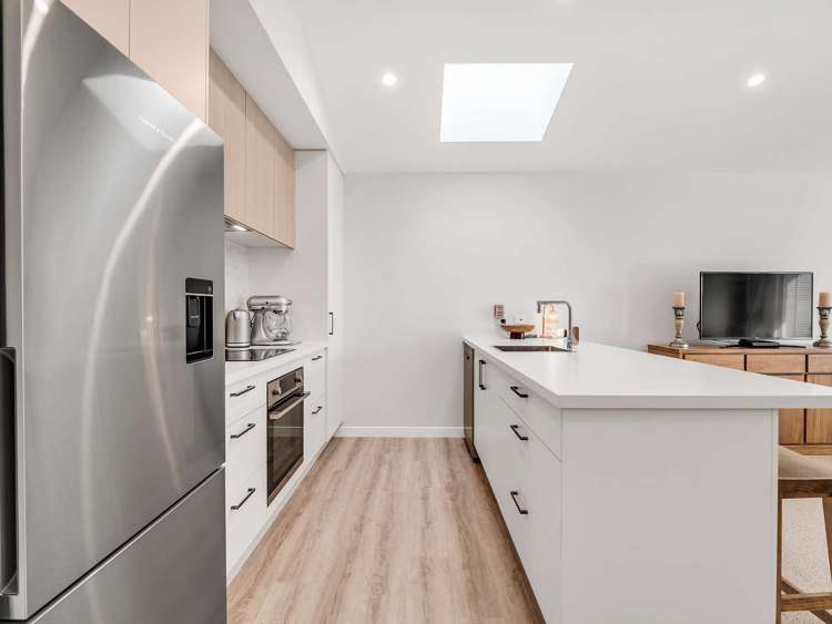 214/30 Bob Robertson Drive Woodend_9