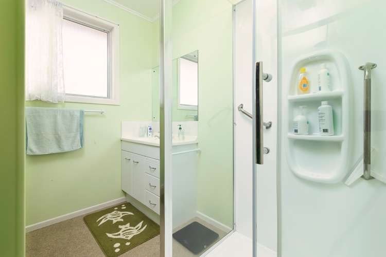 1/73 Vodanovich Road Te Atatu South_11