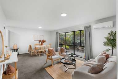 2/15 Coles Place_1