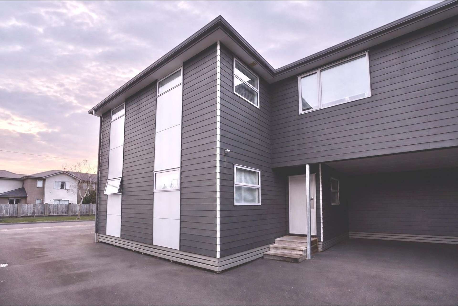 2/52 Helena Road Hillcrest_0