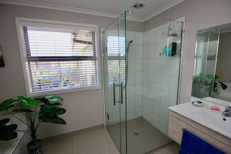 2 Roseberry Place Whitianga_11