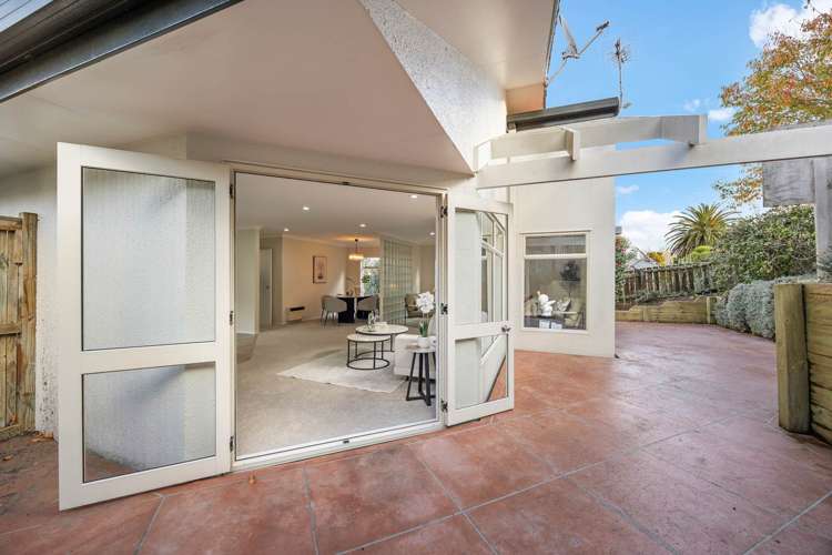 5 Green Lane East_5
