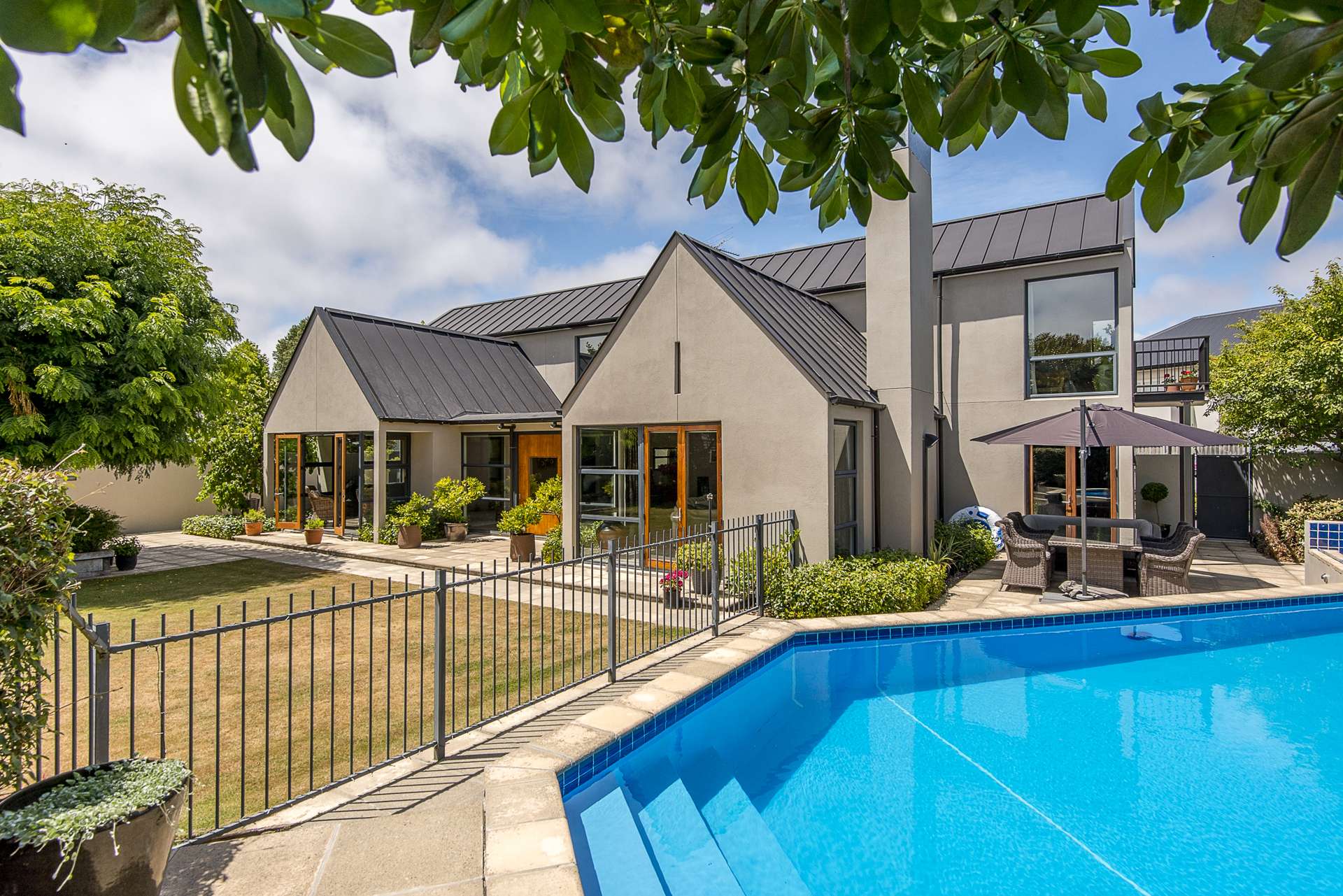 8 Springvale Gardens Harewood_0