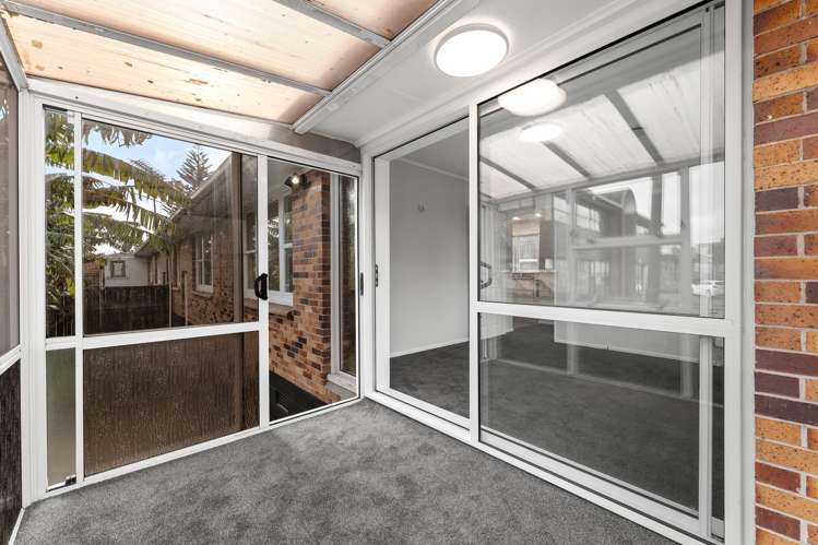2/10 Waipuna Road Mount Wellington_10