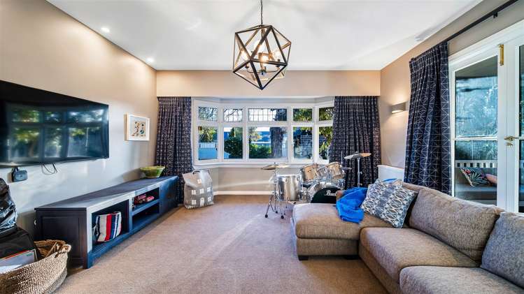 100 Idris Road Bryndwr_8