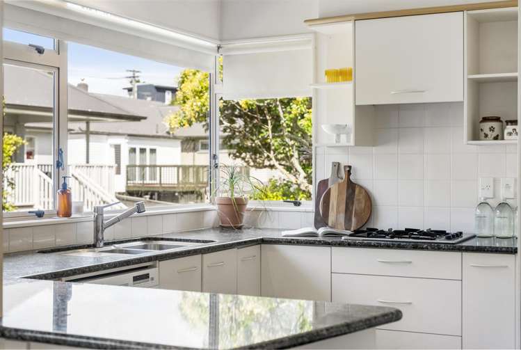 2/60 Tarawera Terrace St Heliers_5