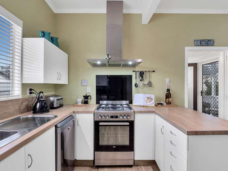 33 Moore Avenue Tawhero_3