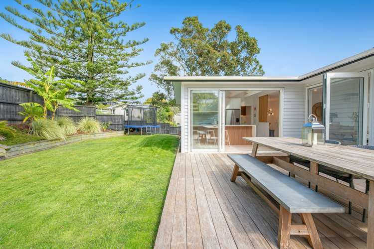 10 Pohutukawa Avenue Red Beach_8