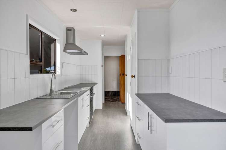 7 Swansea Road Stratford_11