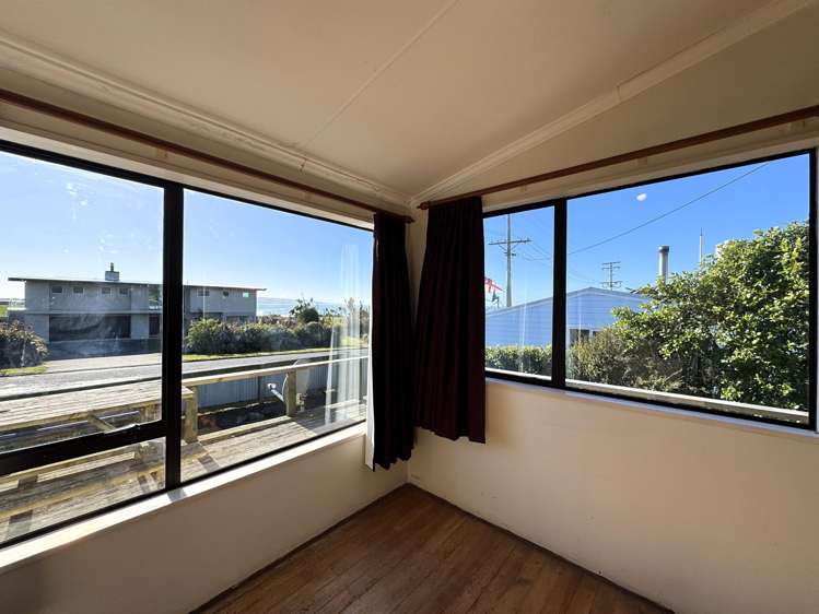 7 Rimu Street Kaka Point_11