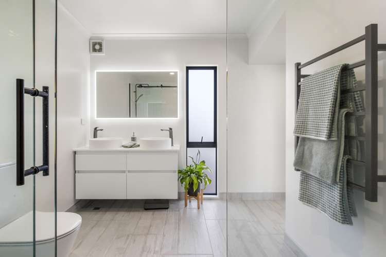 35 Long Street Raglan_16